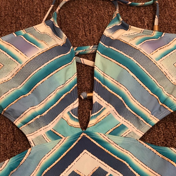 Bar III one piece bikini size XS Brand New - Picture 3 of 8